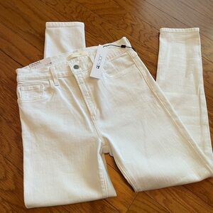 Joe’s Jeans CHARLIE
High Rise Skinny Crop